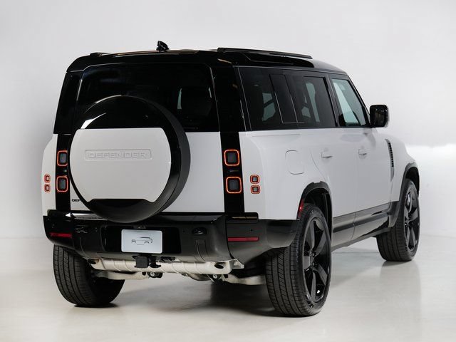 New 2026 Land Rover Defender 110 X-Dynamic SE AWD/4WD image 2