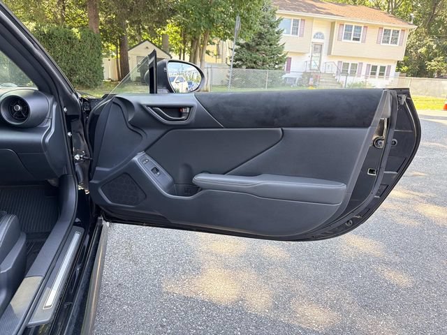 Used 2022 Toyota GR86 Premium w/ ALL Weather Mat Package (TMS) RWD image 17