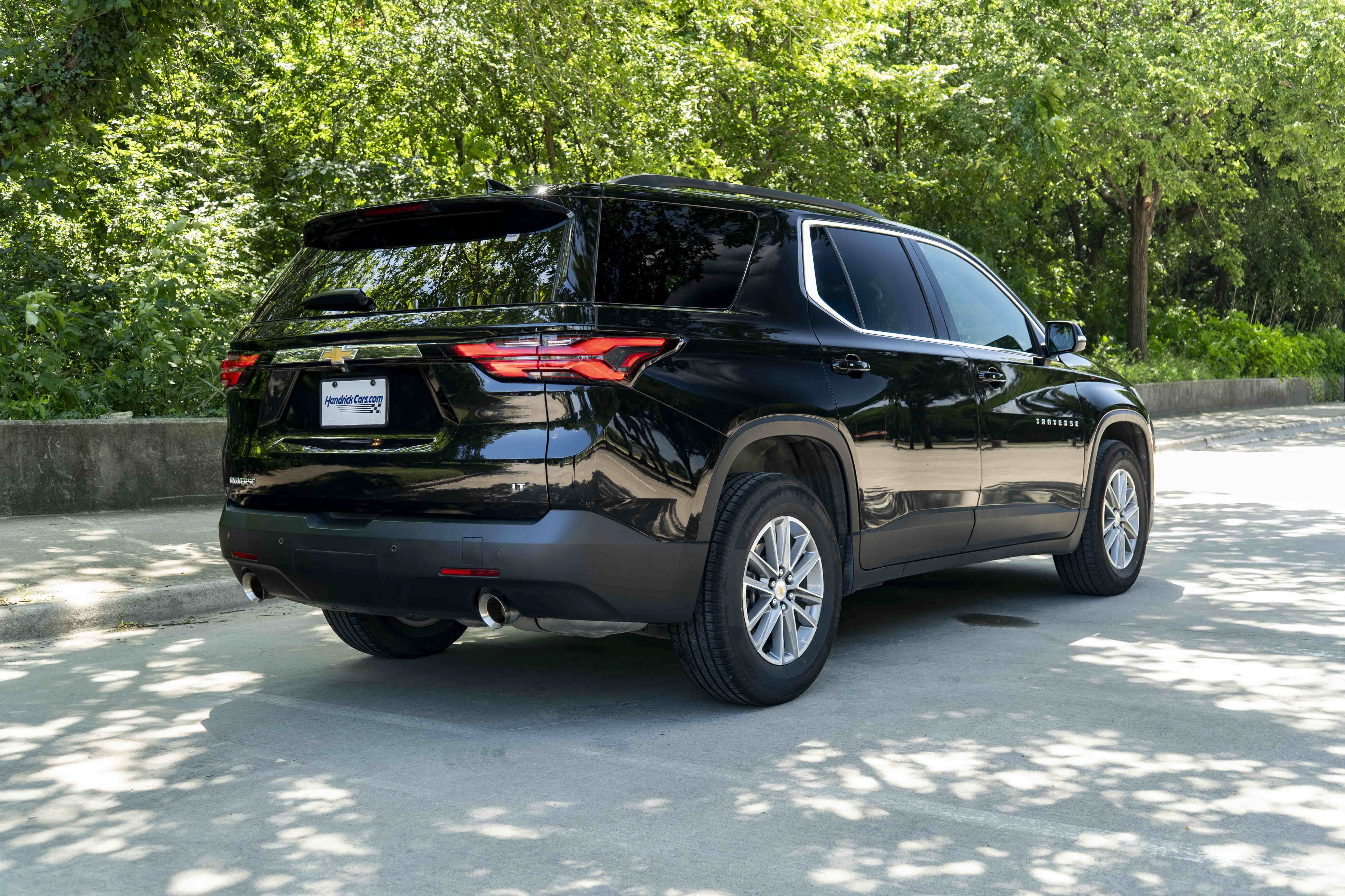 Used 2023 Chevrolet Traverse LT FWD image 8