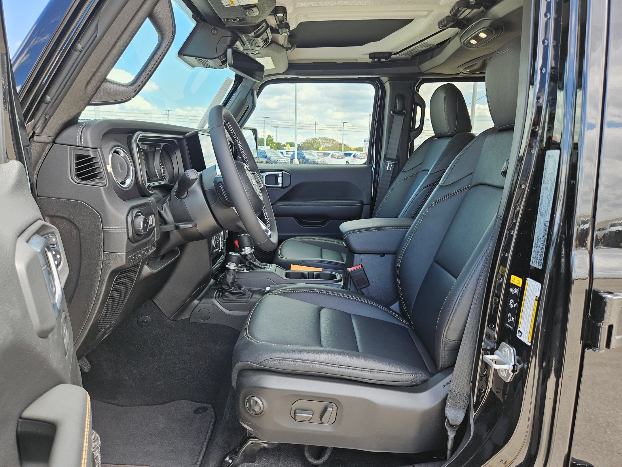 New 2025 Jeep Wrangler Unlimited Sahara w/ Safety Group AWD/4WD image 9