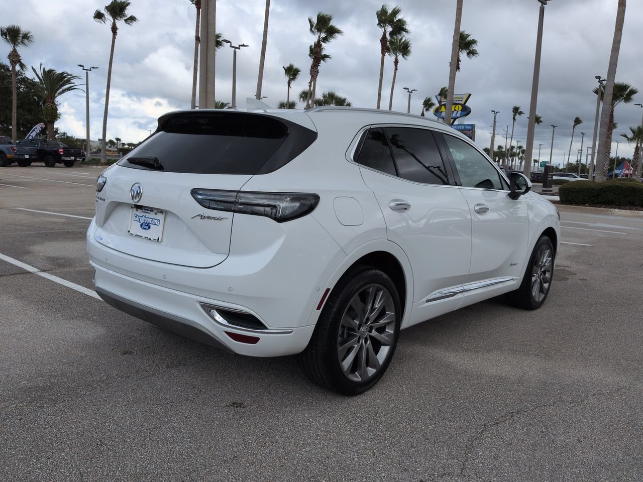 Used 2022 Buick Envision Avenir w/ Technology Package II AWD/4WD image 4