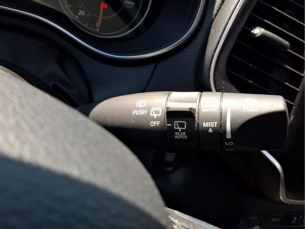 Used 2020 Jeep Cherokee Latitude Plus w/ Cold Weather Group image 31