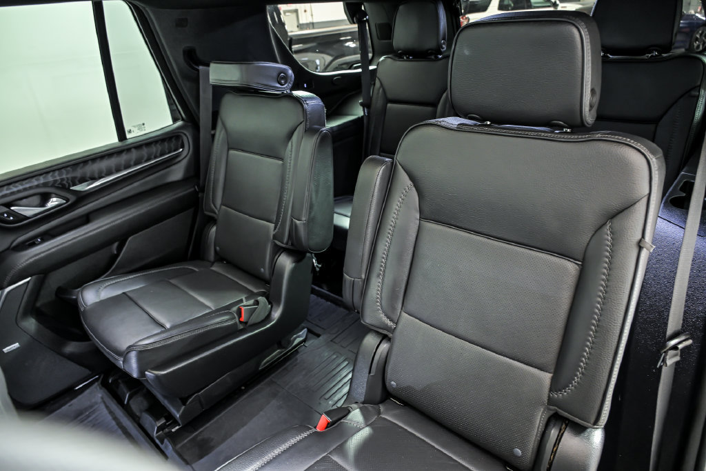 Used 2023 GMC Yukon Denali AWD/4WD image 16