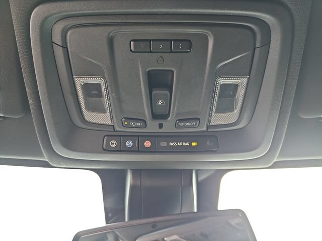 Used 2022 Chevrolet Silverado 3500 High Country w/ Safety Package II AWD/4WD image 32