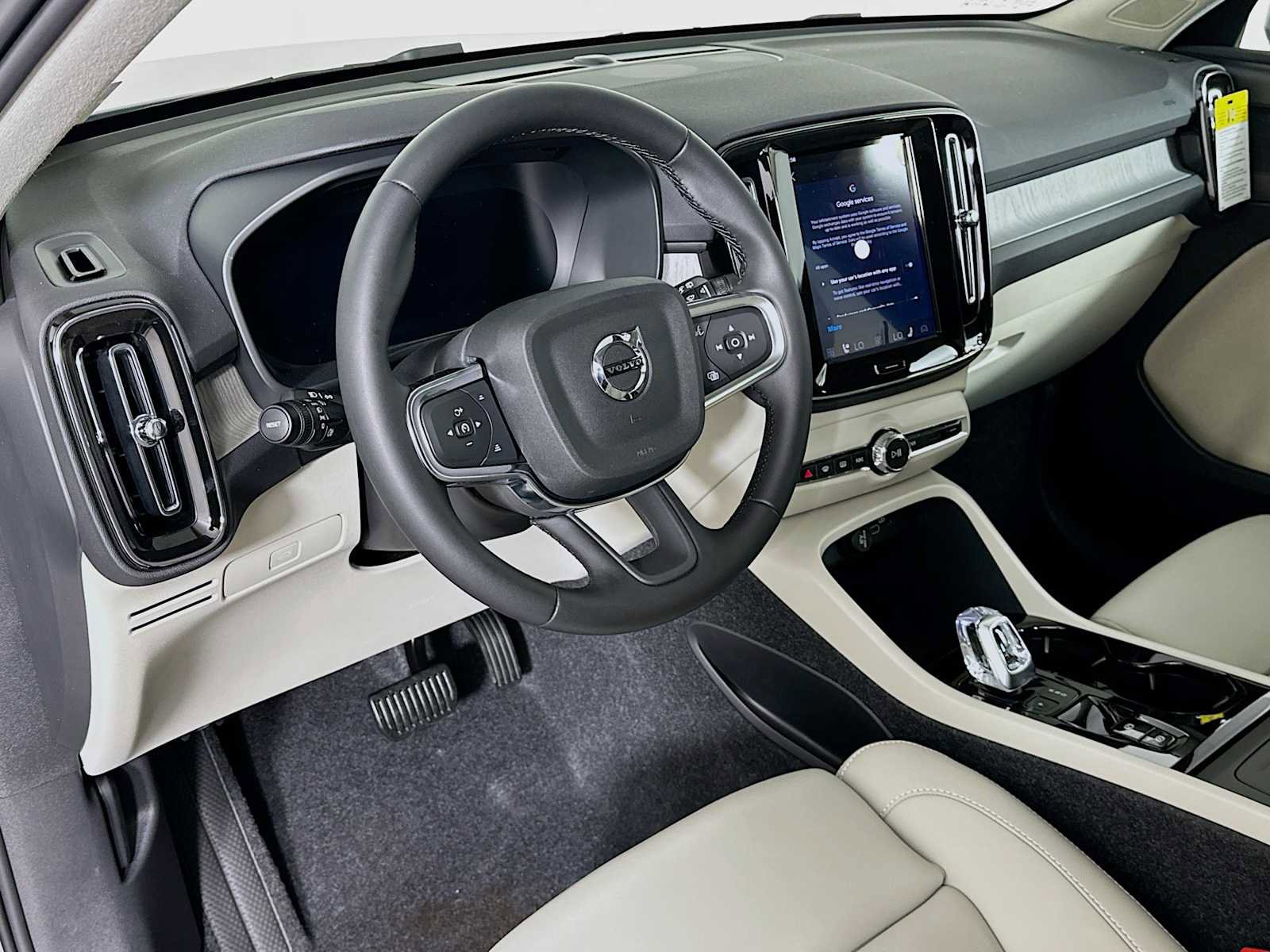 New 2026 Volvo XC40 B5 Plus w/ Protection Package Premier image 9