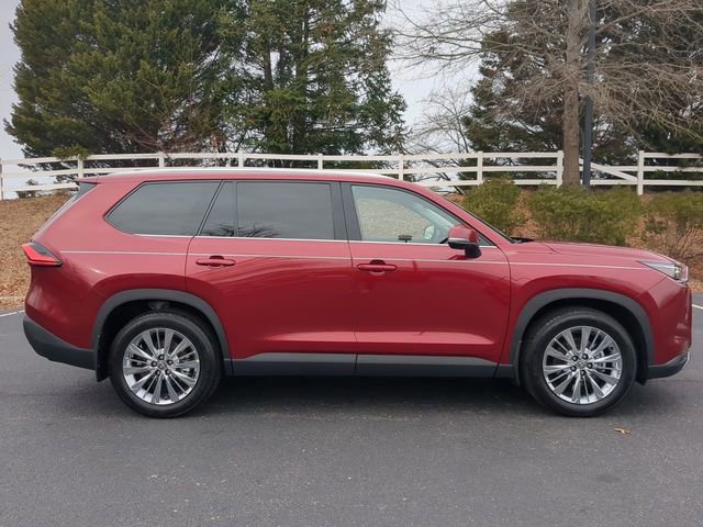 Used 2024 Toyota Grand Highlander Platinum image 3