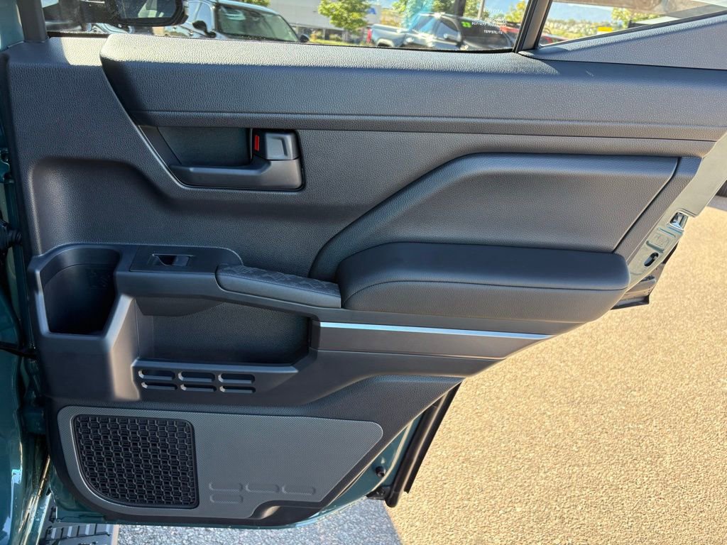 Used 2025 Toyota 4Runner TRD Off-Road image 33