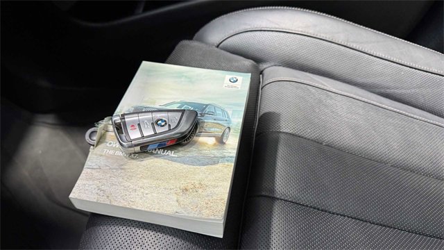 Used 2020 BMW X7 M50i w/ Executive Package image 36