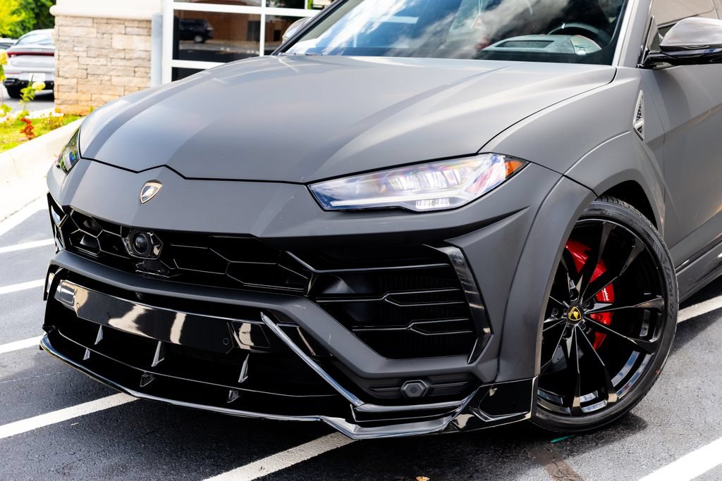 Used 2022 Lamborghini Urus AWD/4WD image 3