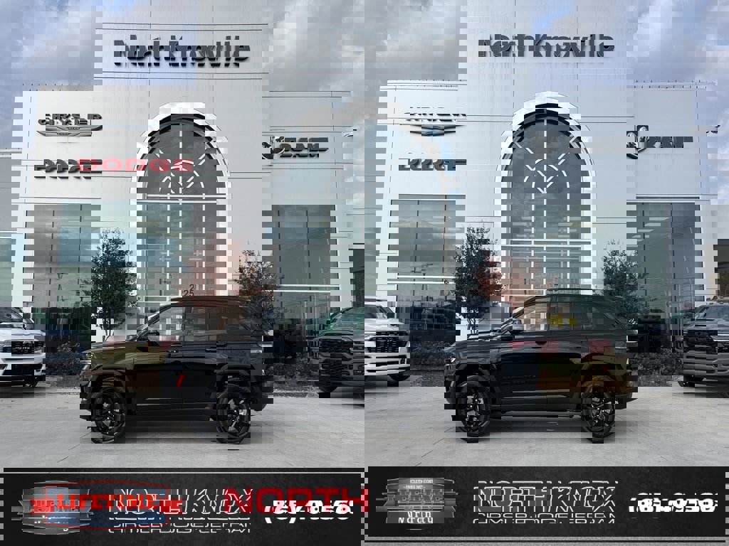 New 2025 Jeep Grand Cherokee Altitude image 2