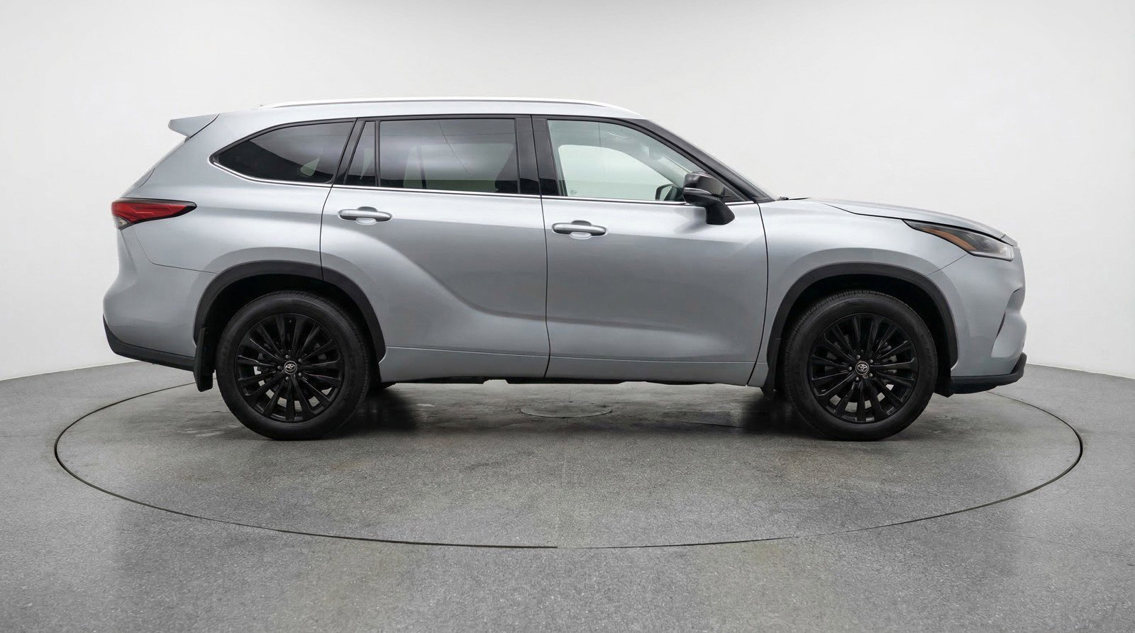 Used 2025 Toyota Highlander XSE AWD/4WD image 11