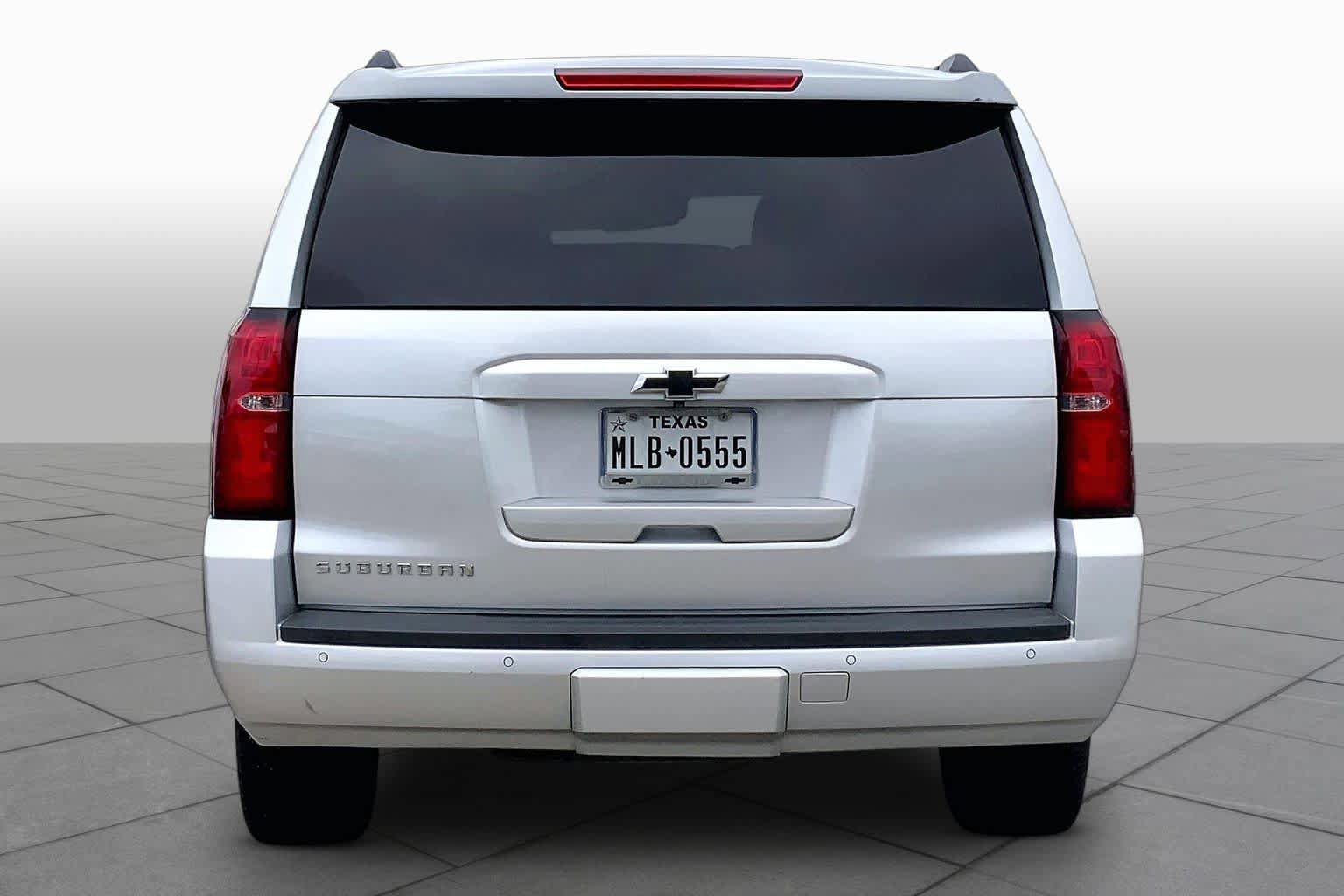 Used 2015 Chevrolet Suburban LT w/ Luxury Package RWD image 5