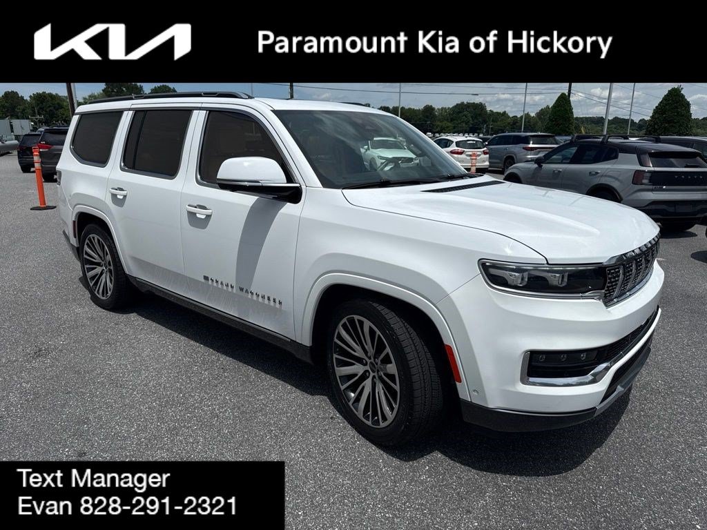 Used 2022 Jeep Grand Wagoneer Series III AWD/4WD image 3