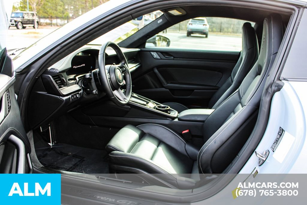 Used 2025 Porsche 911 Carrera GTS image 17