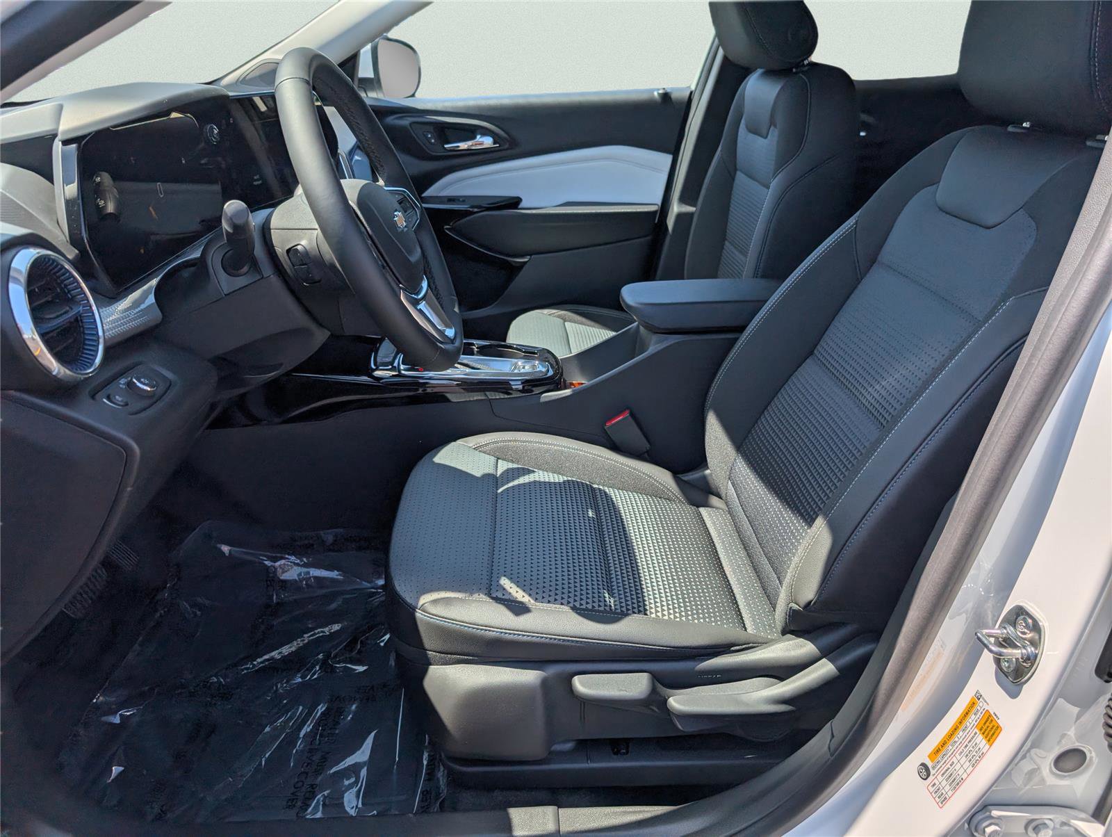 New 2026 Chevrolet Trax LT w/ LT Convenience Package image 16