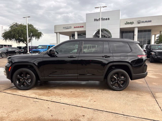 Used 2024 Jeep Grand Cherokee L Altitude AWD/4WD image 8