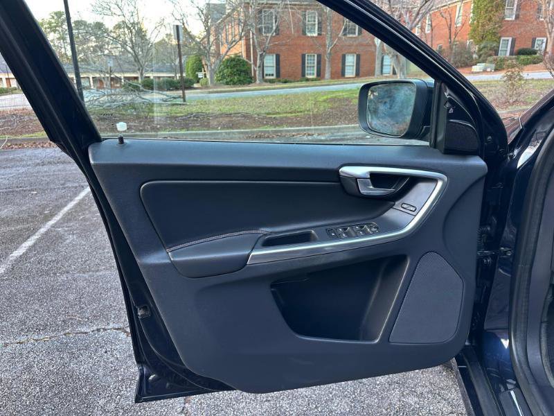 Used 2017 Volvo XC60 T6 Dynamic w/ Preferred Option Package image 21