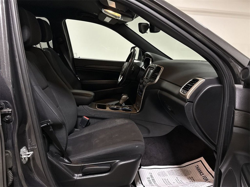 Used 2017 Jeep Grand Cherokee Laredo w/ Quick Order Package 23E image 21