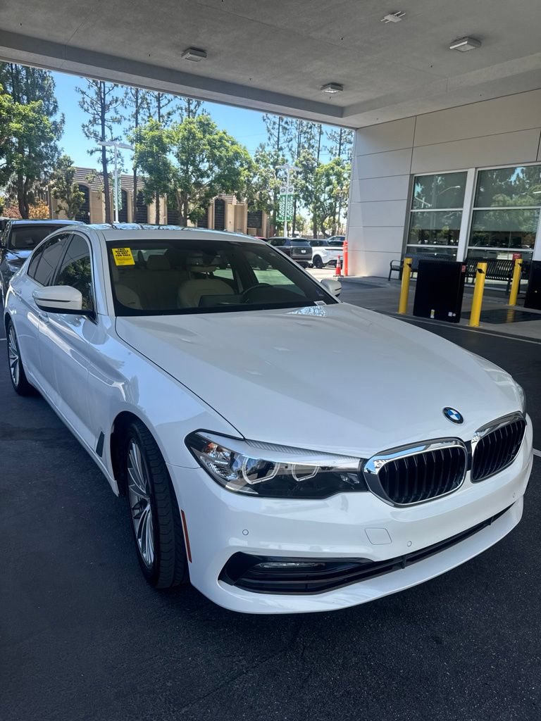 Used 2018 BMW 530i w/ Premium Package RWD image 2