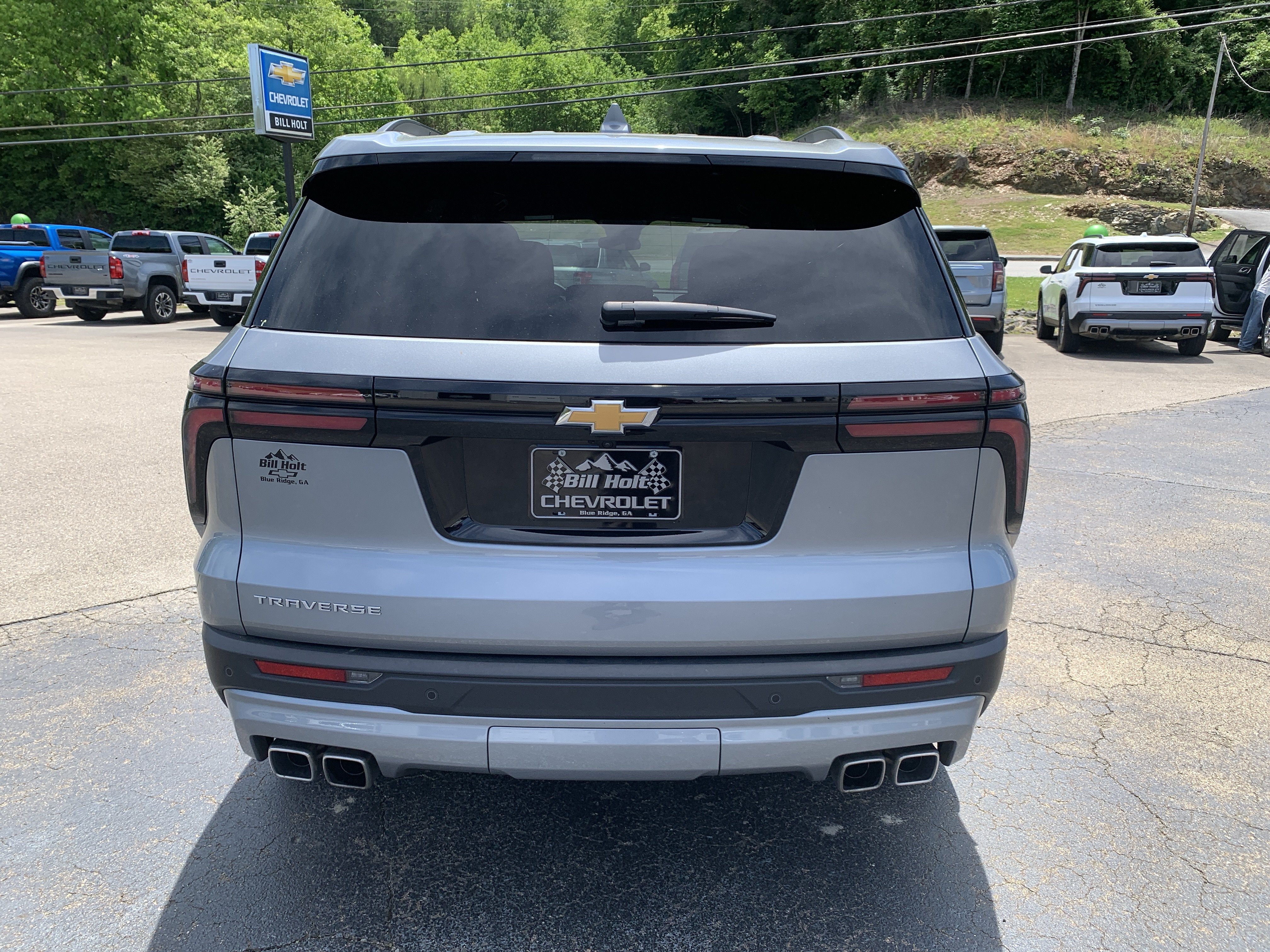 Used 2025 Chevrolet Traverse LT FWD image 12