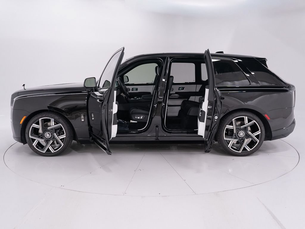 Certified 2026 Rolls-Royce Cullinan Black Badge AWD/4WD image 9
