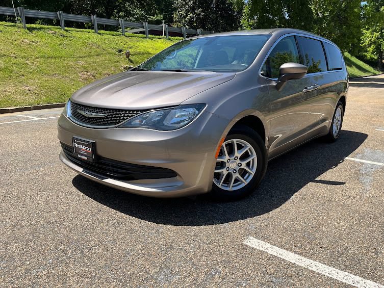 Used 2017 Chrysler Pacifica Touring FWD image 51