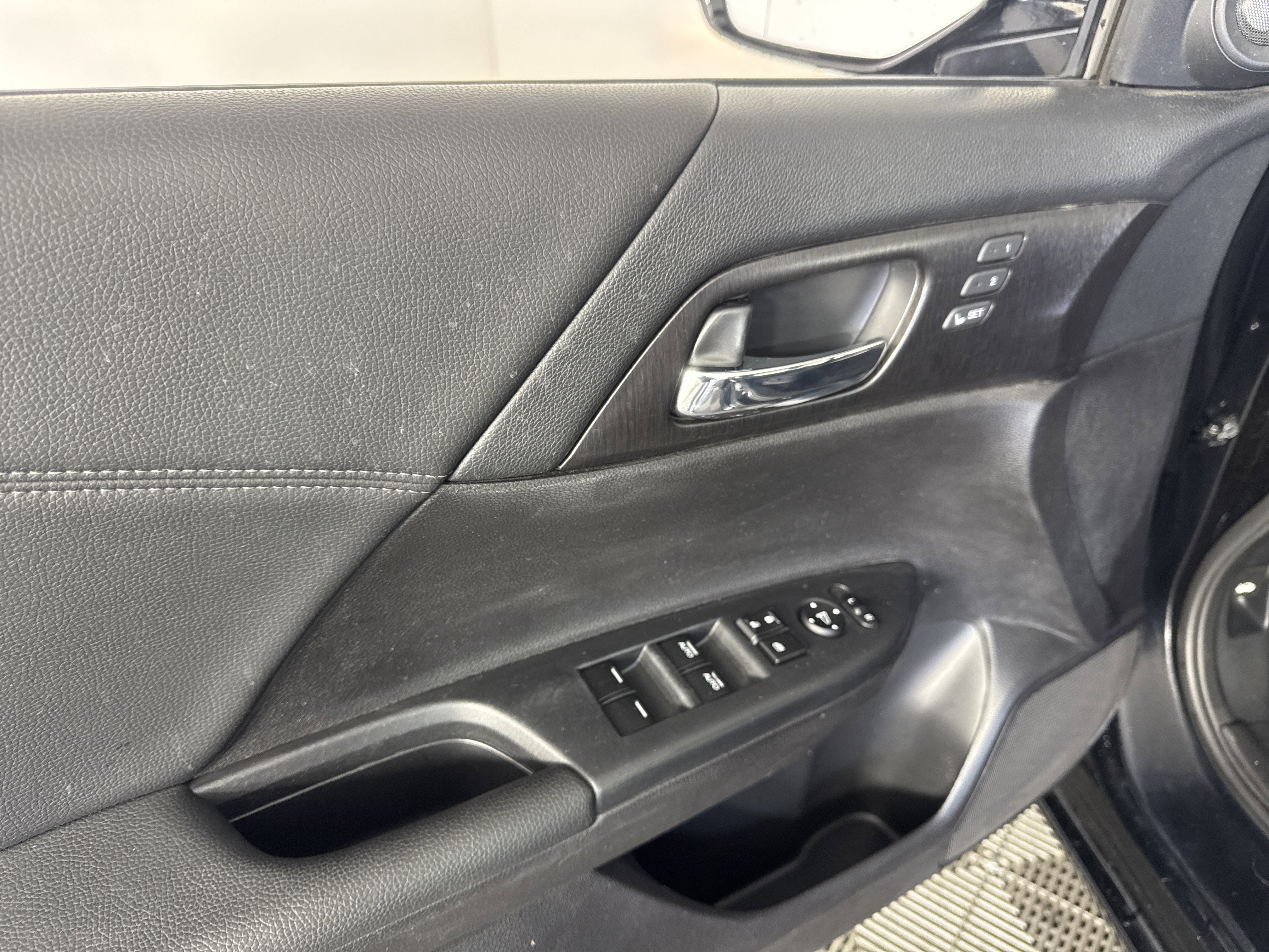 Used 2015 Honda Accord EX-L image 14