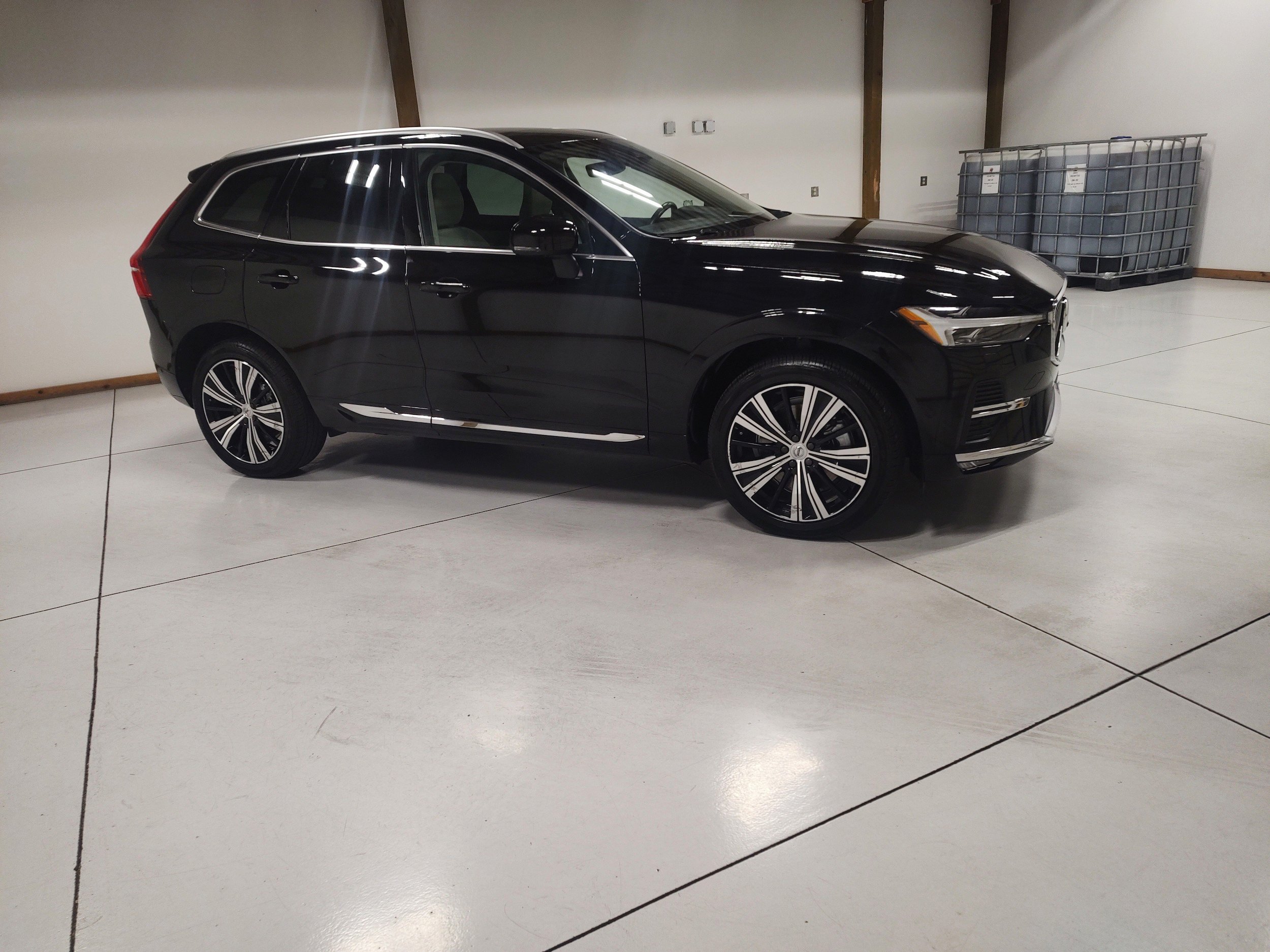 Used 2022 Volvo XC60 B6 Inscription w/ Advanced Package AWD/4WD image 2