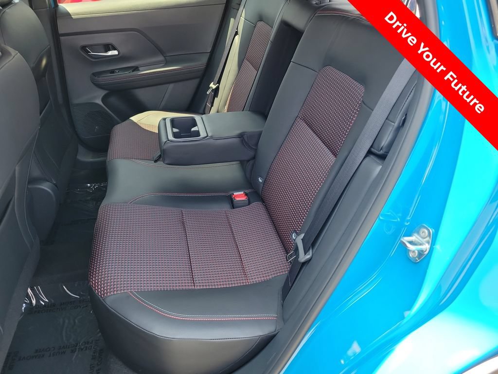 Certified 2025 Nissan Kicks SR FWD image 25
