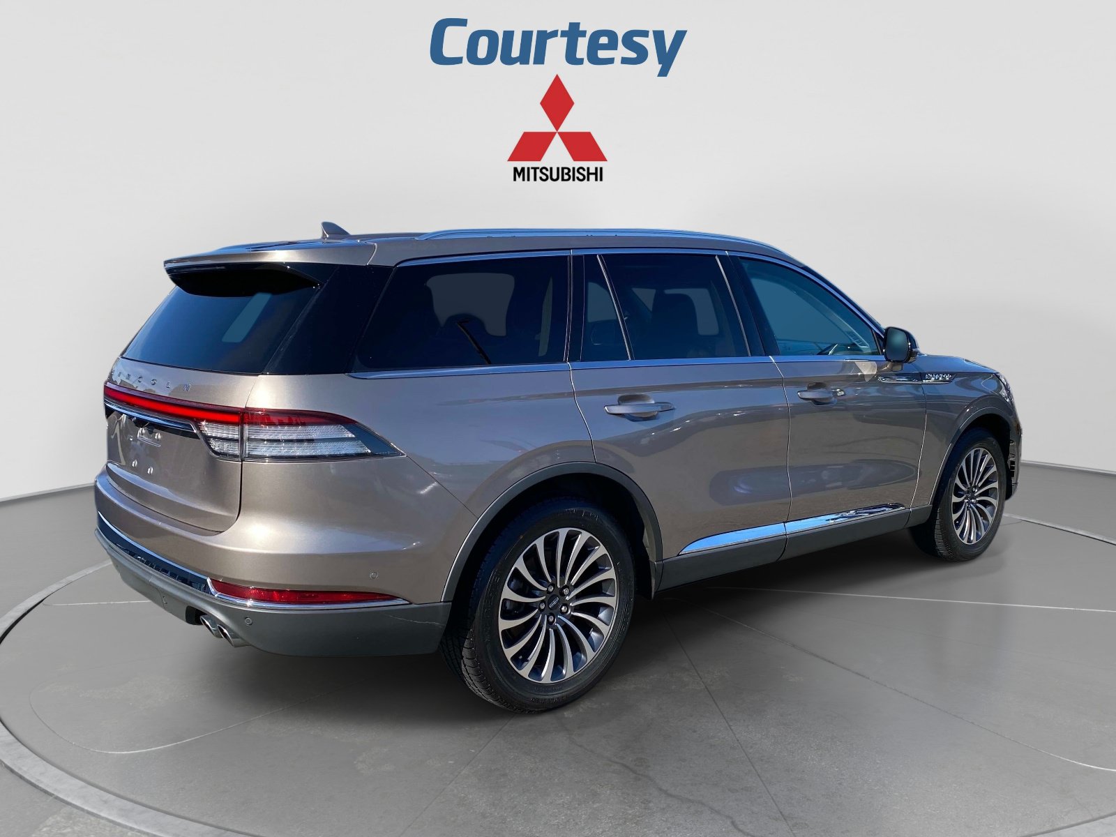 Used 2020 Lincoln Aviator Reserve w/ Equipment Group 201A AWD/4WD image 6