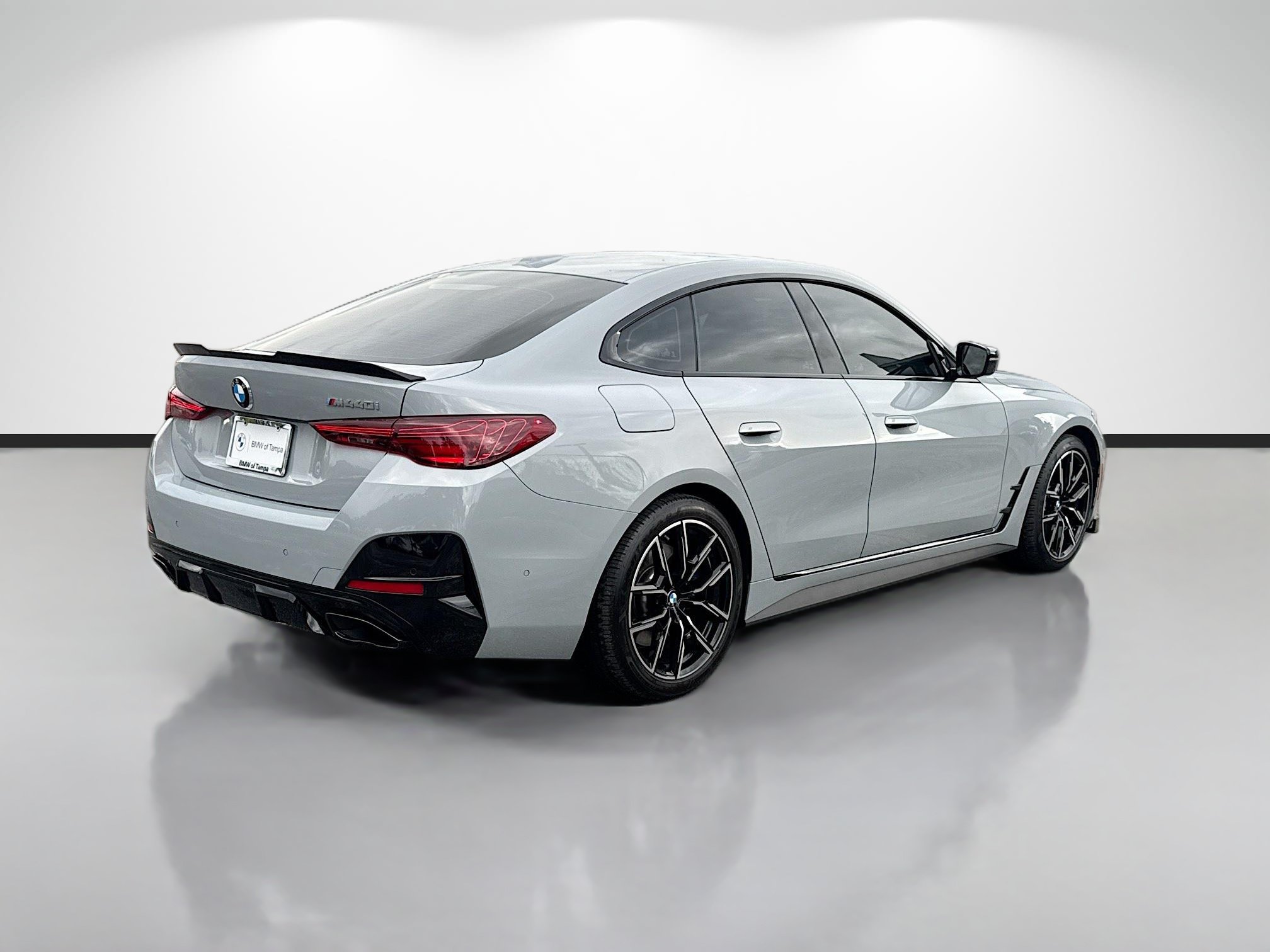 Used 2025 BMW M440i RWD image 3