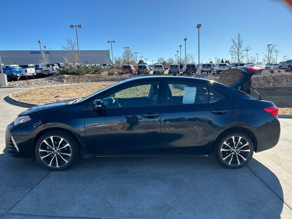 Used 2018 Toyota Corolla SE image 2