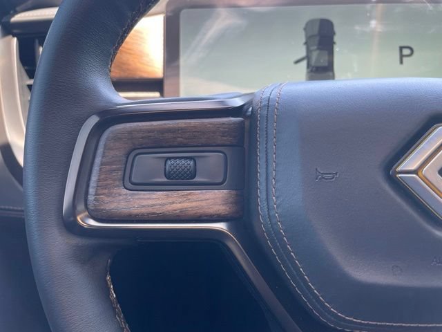 Used 2025 Rivian R1T Premium AWD/4WD image 14