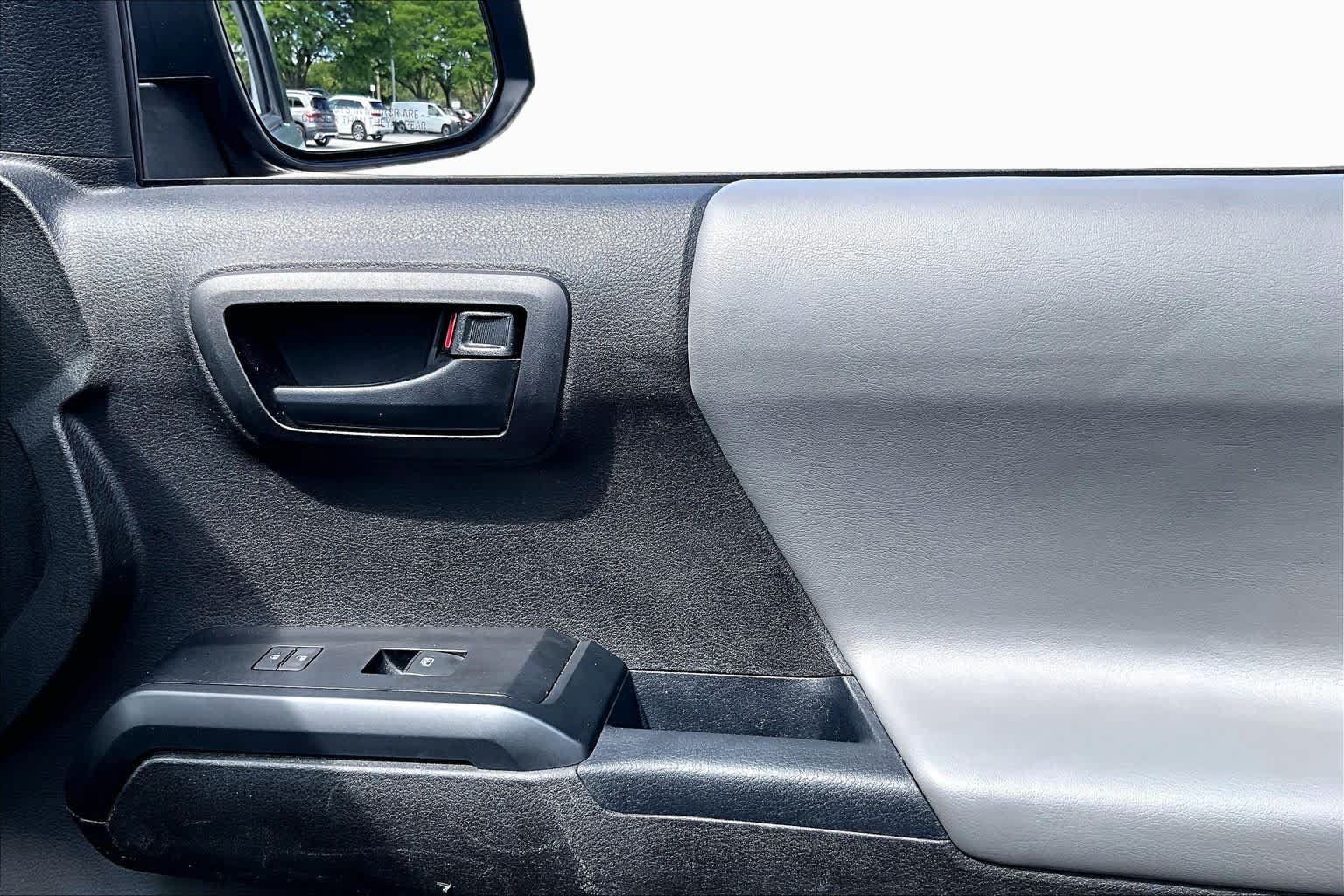 Used 2021 Toyota Tacoma SR AWD/4WD image 22