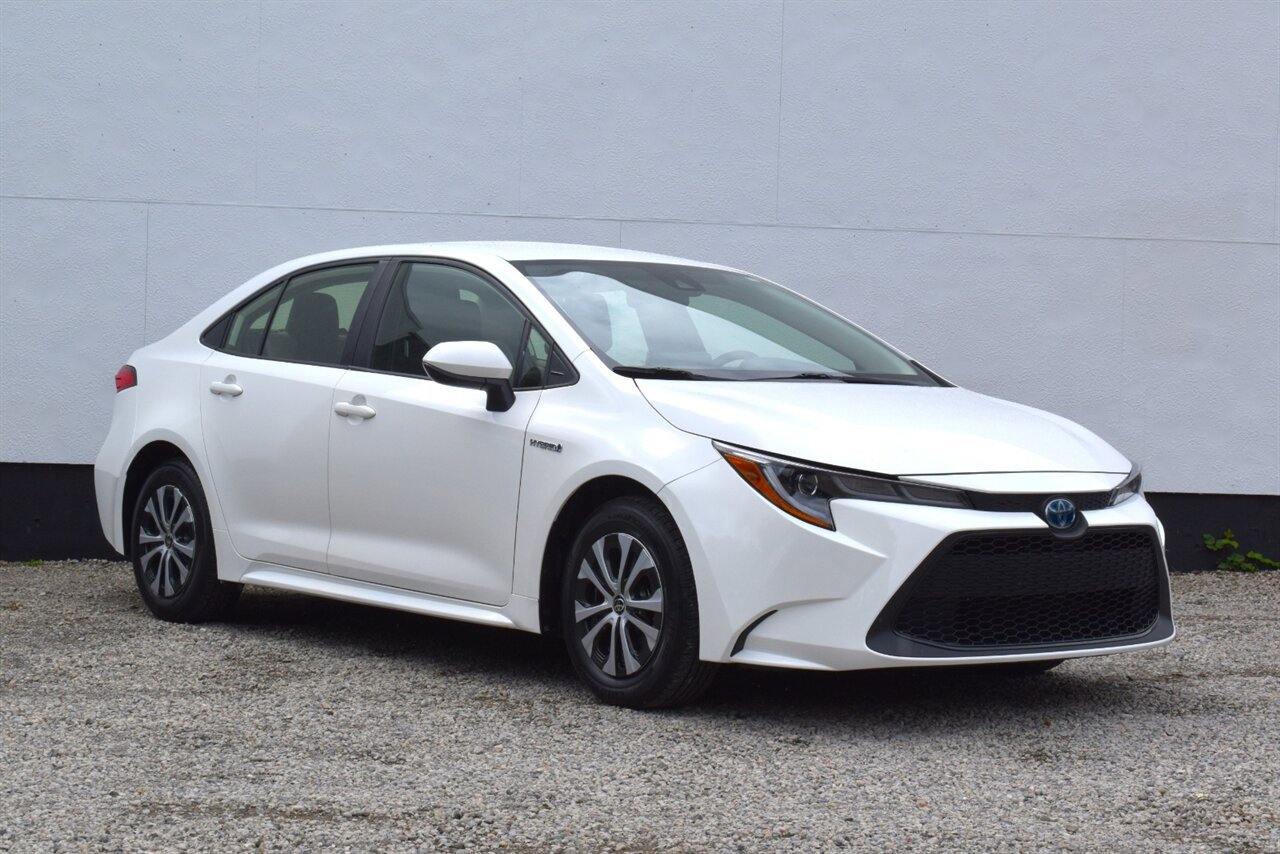 Used 2021 Toyota Corolla LE FWD image 1