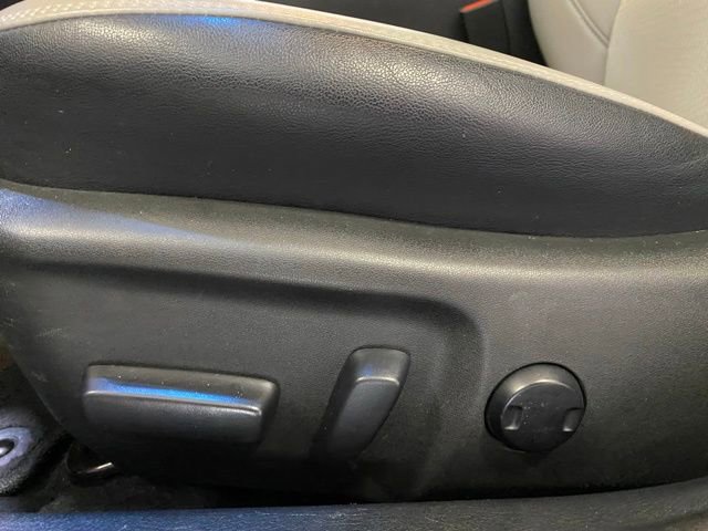 Certified 2016 Toyota Camry SE w/ Moonroof Package image 14