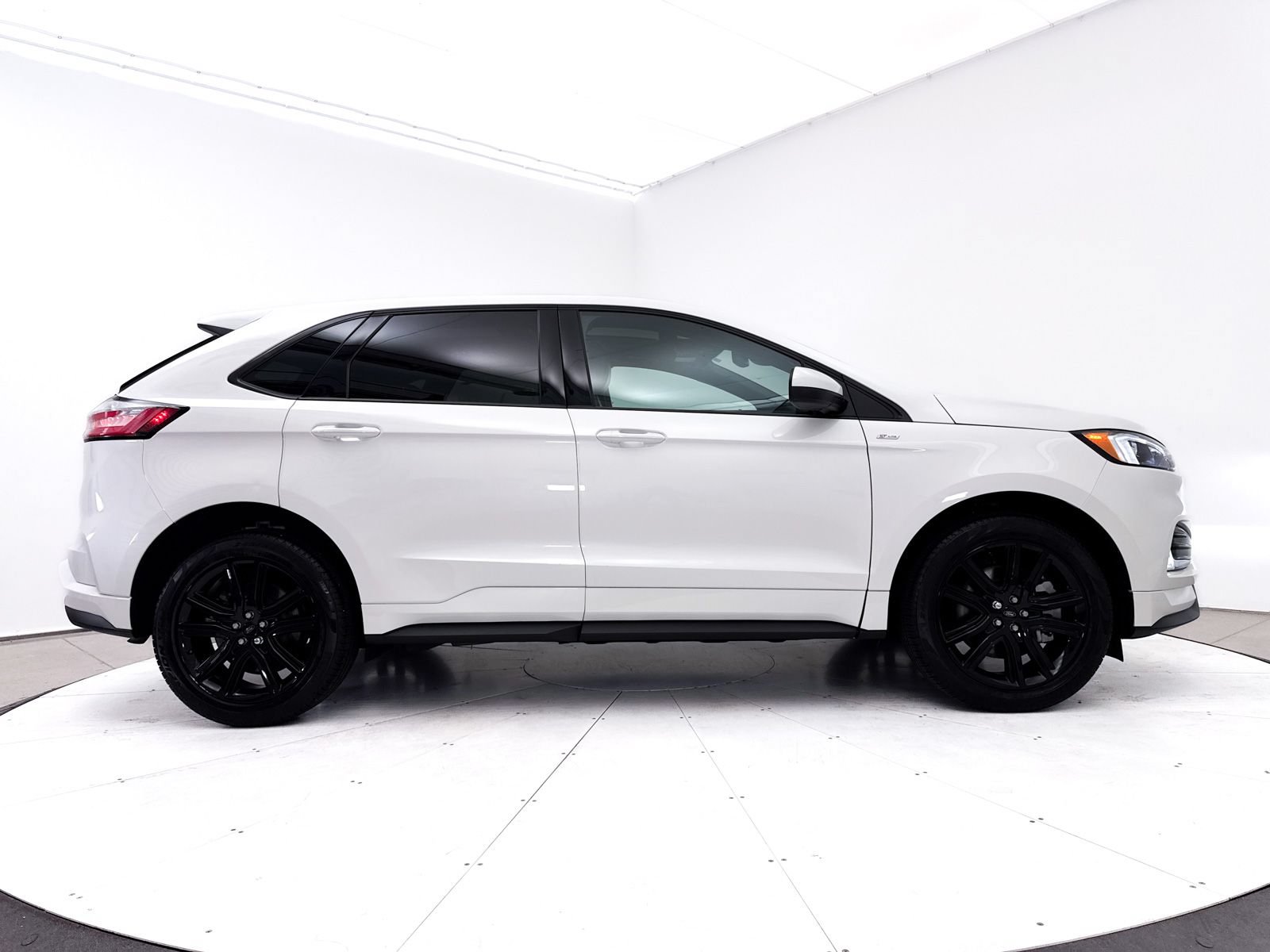 Used 2023 Ford Edge ST-Line AWD/4WD image 39