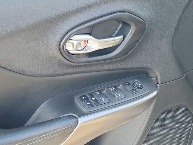Used 2022 Jeep Cherokee Latitude Lux AWD/4WD image 18