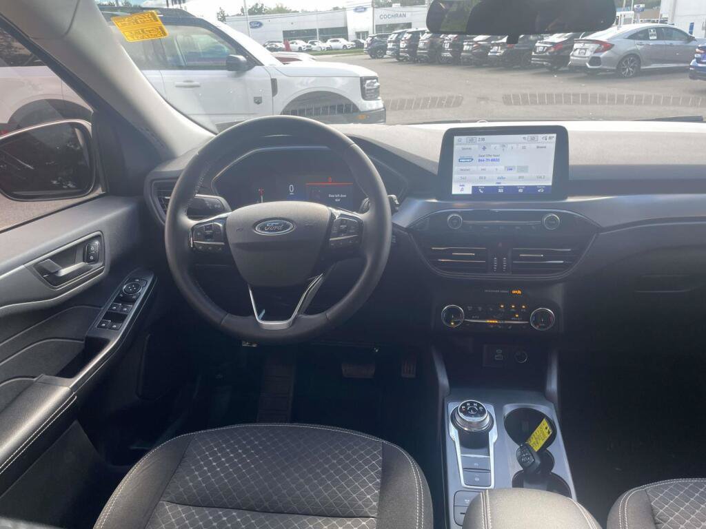 Used 2023 Ford Escape Active AWD/4WD image 2