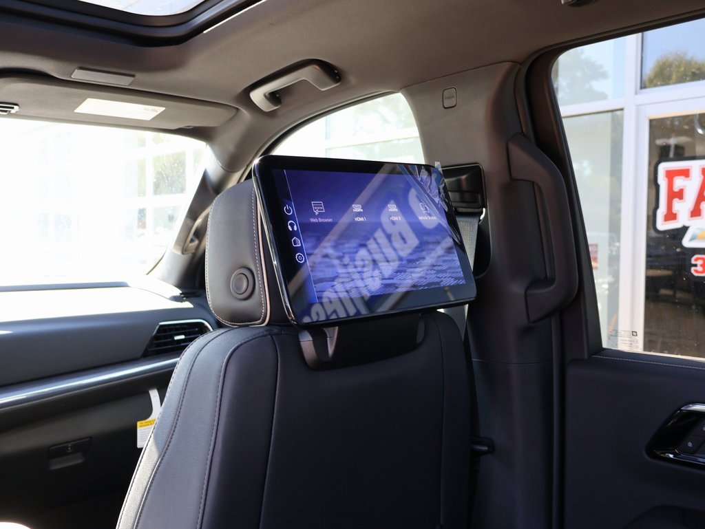 New 2025 Chevrolet Suburban Premier image 33