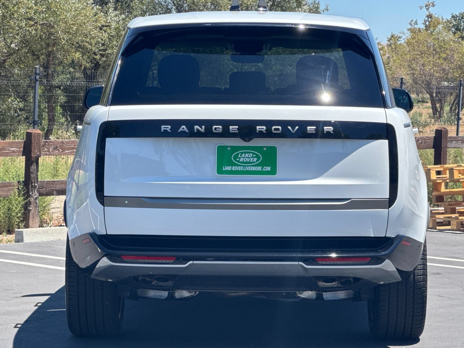 Used 2025 Land Rover Range Rover SE AWD/4WD image 5