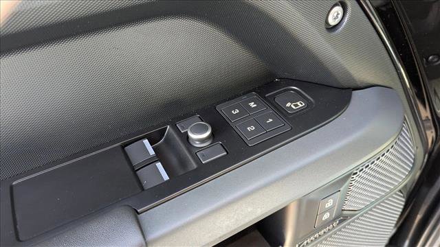 Used 2021 Land Rover Defender 90 X image 12