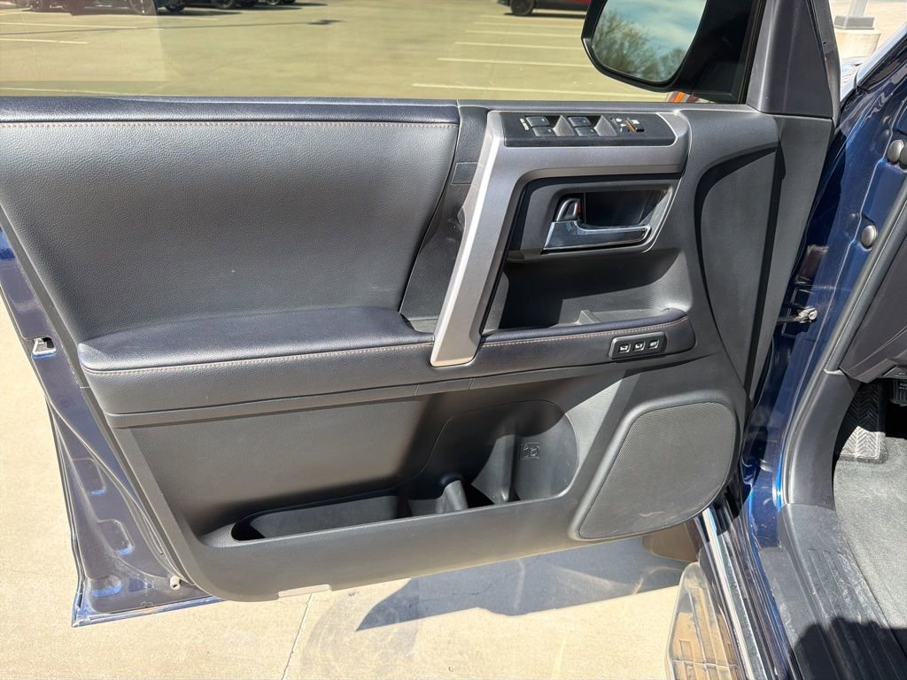 Used 2022 Toyota 4Runner Limited image 11