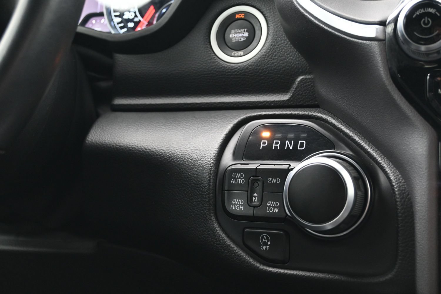 Used 2023 RAM 1500 Big Horn AWD/4WD image 36