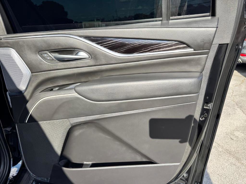 Used 2023 Cadillac Escalade ESV V image 36