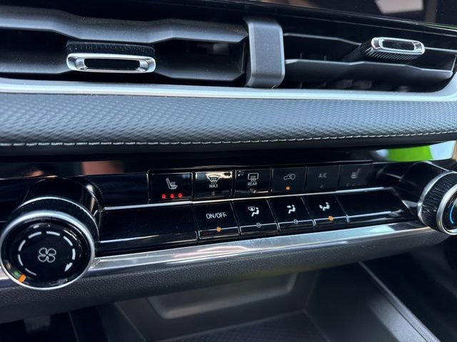 Used 2025 Chevrolet Equinox LT w/ Safety and Technology Package image 36