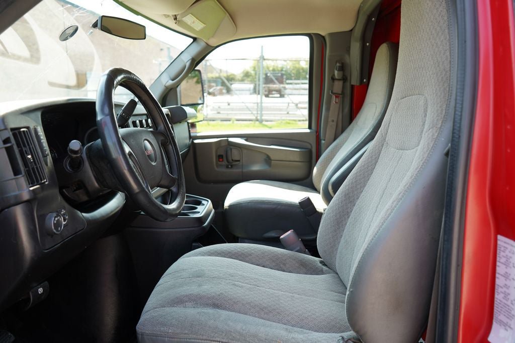 Used 2014 GMC Savana 3500 RWD image 9