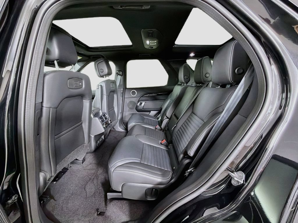 Certified 2025 Land Rover Discovery S AWD/4WD image 26