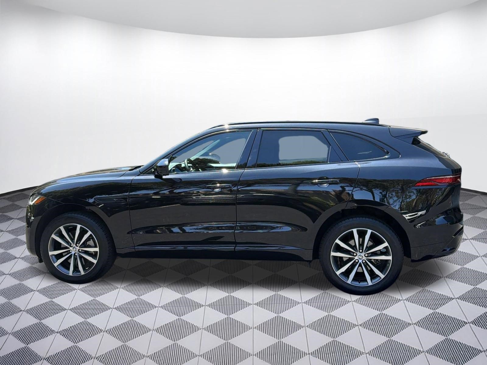 Used 2026 Jaguar F-PACE R-Dynamic S AWD/4WD image 2