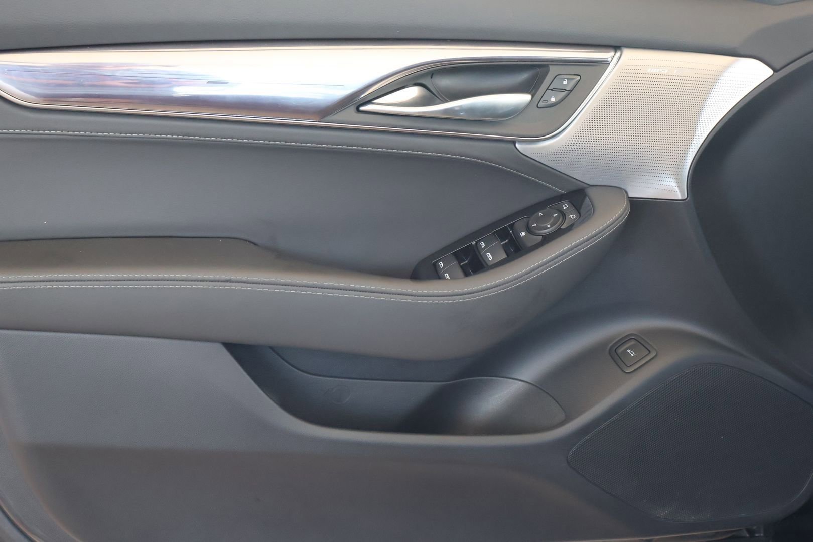 Used 2020 Cadillac CT5 Luxury w/ Sun And Sound Package image 10